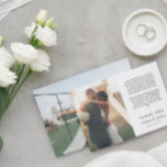 Merci Mariage de message imprimé de script romanti<br><div class="desc">Carte de remerciements romantique avec deux de vos photos de mariage,  une plus petite d'un côté et une plus grande de l'autre. Merci et votre date de mariage écrit dans une police soignée avec vos noms dans un script romantique avec un texte de remerciement imprimé ci-dessus.</div>