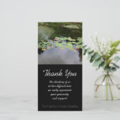 Merci paisible de sympathie de jardin de nénuphar (Debout devant)