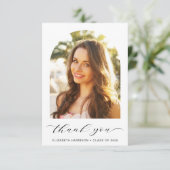 Merci photo de l'arc de graduation (Debout devant)