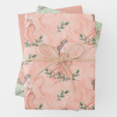 Mère attenante Bébé Fille Papier à envelopper rose (En situation)