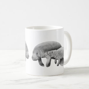 Mère de lamantin avec la tasse de veau
