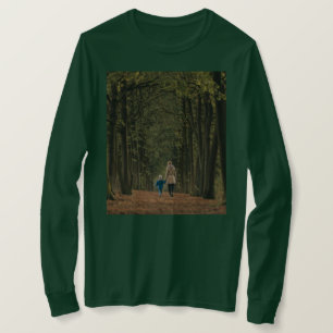 Mère Enfant Marcher Dans La Forêt Vert T-shirt