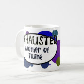 Mère ÉPUISÉE de tasse de jumeaux (Devant gauche)