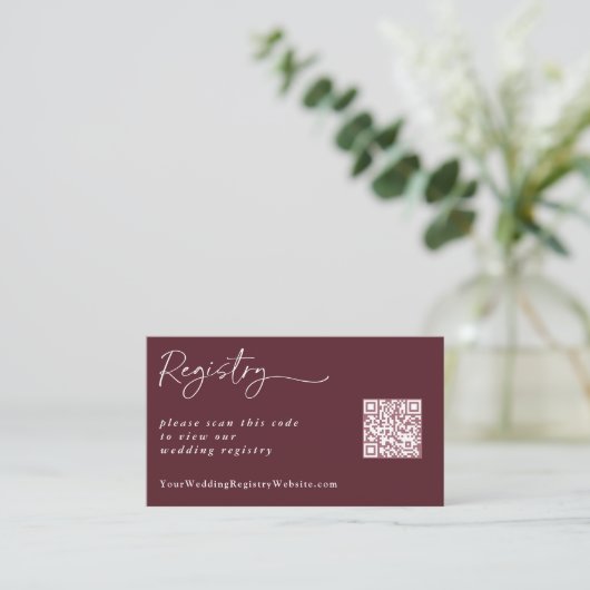 Merlot Wine Wedding Registry Modern QR Code Enclos Informatiekaartje (Staand voorkant)