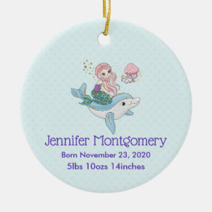 Mermaid Riding a Dolphin under the Zee Baby Birth Keramisch Ornament