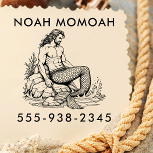 Merman Hunk op Rock Tail in het Surf van Zee Waves Zelfinktende Stempel