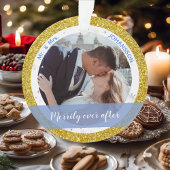 Merrily toujours après 1er Noël en tant que Mr et 