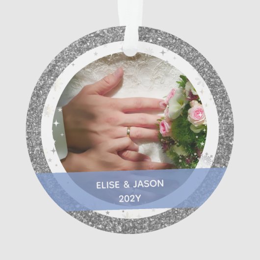 Merrily toujours après 1er Noël en tant que Mr et  (dos)