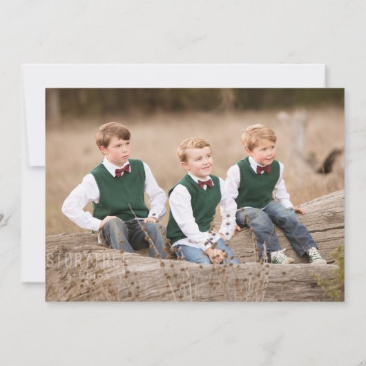 Merry and Bright Elegant Red Script Photo Collage Feestdagenkaart (Achterkant)