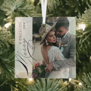 Merry and Engaged Script Vertical Photo Snowflake Glas Ornament