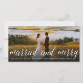 Merry and getrouwde Simple Script Photo Wedding Feestdagenkaart (Voorkant)