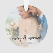 Merry en getrouwd | Eerste Kerstdag Newleyweds Ornament (voorkant)