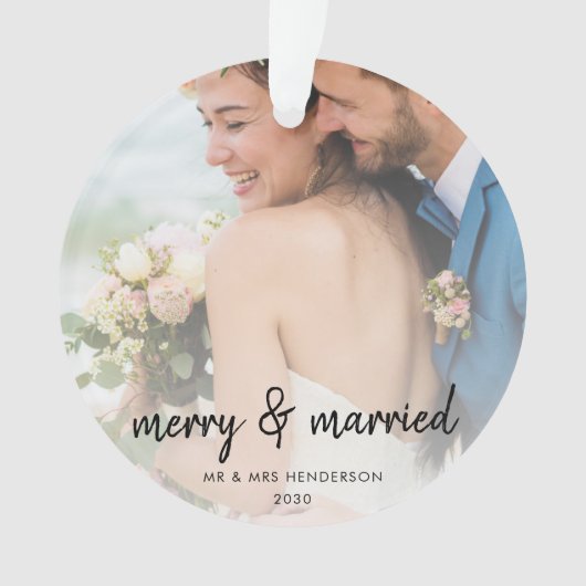 Merry en getrouwd | Eerste Kerstdag Newleyweds Ornament (voorkant)