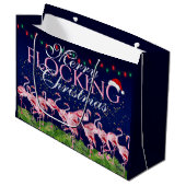 Merry Flocking Kerstroze Flamingo Groot Cadeauzakje (Voorkant Gekanteld)