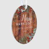 Merry getrouwd Holly Greenery Kerst Rustiek Ornament (voorkant)