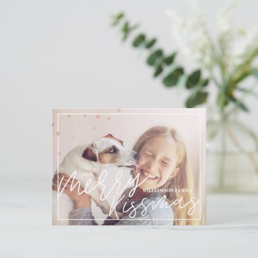 Merry Kissmas Script | Chique stijlvolle & trendy Feestdagenkaart (Staand voorkant)