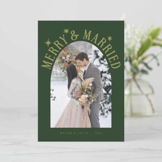 Merry & Married Arch Pas getrouwd Foto Groen Feestdagenkaart (Staand voorkant)