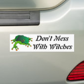 Mess niet met heksen bumpersticker (Op auto)