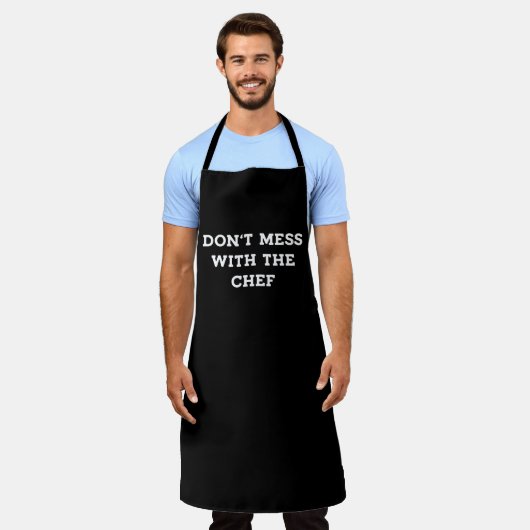 Mess niet met het zwarte schort. schort (Gedragen)