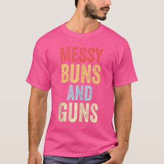 Messy Buns en Pistolen Schattige meisje dat houdt  T-shirt