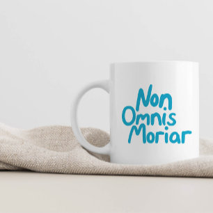 Met blauwe inkt geschreven Oud-Latijnse spreuk Koffiemok