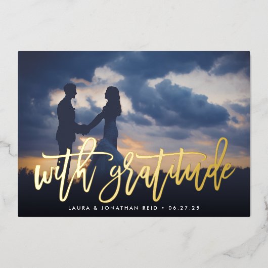 Met dankbaarheid | Gold Foil Weddenschap Hartelijk Folie Uitnodiging (Voorkant)