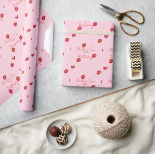 Met de hand geschreven feestelijke rode lippenstif cadeaupapier