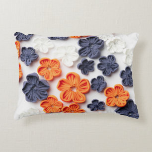 Met de lente vervaardigde plantenslijmen oranje bl accent kussen