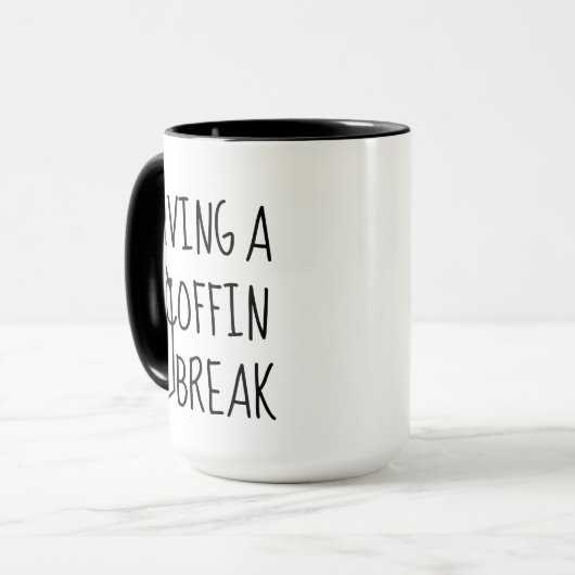 met een Coffin Break Coffee-Mok Mok (Voorkant links)