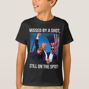 Met een schot Donald Trump historisch moment T-shirt