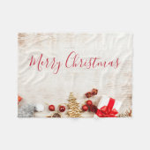Met kerstmis behandelde items op een Rustige Woode Fleece Deken (Voorkant (Horizontaal))