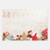 Met kerstmis behandelde items op een Rustige Woode Inpakpapier Vel (Voorkant)