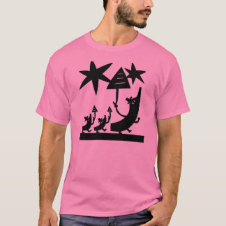 Met paraplu's lopen op een regenachtige dag in mei t-shirt