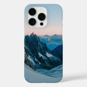 Met sneeuw bedekte berg onder heldere hemel iPhone 16 pro hoesje