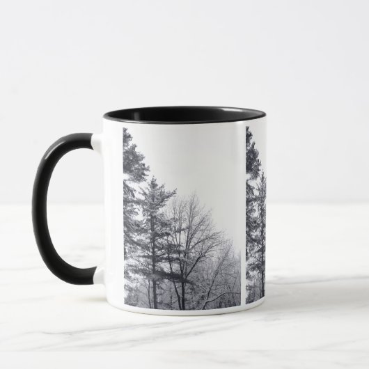 Met sneeuw bedekte bomen: verticaal mok (Links)