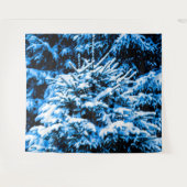 Met sneeuw bedekte kerstboom in het bos wandkleed (Voorkant (horizontaal))