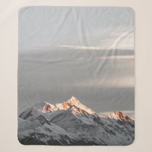 MET SNEEUW BEDEKTE MOUNTAINEN SHERPA DEKEN