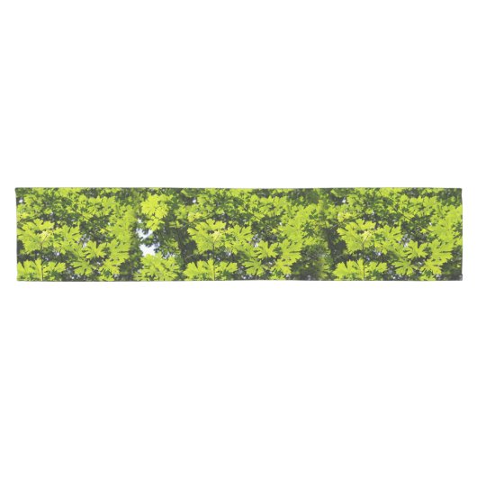 Met zondeklapte bladeren in het bos korte tafelloper (Horizontaal)