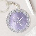 Métal brossé violet Parties scintillant d'argent N<br><div class="desc">Personnalisez facilement ce design porte - clé chic et branché avec une jolie parties scintillant brillante en argent sur un arrière - plan métallique brossé violet.</div>