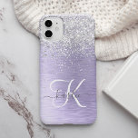 Métal brossé violet Parties scintillant d'argent N<br><div class="desc">Personnalisez facilement ce design branché de boîtier de téléphone chic avec une jolie parties scintillant brillante en argent sur un arrière - plan métallique brossé violet.</div>
