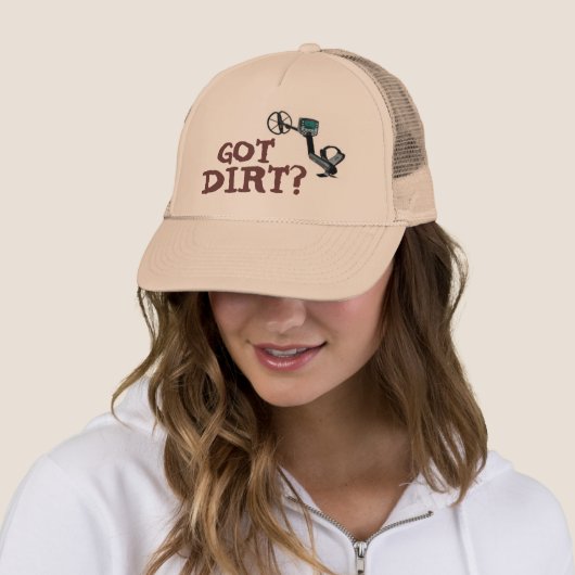 Metal Detecting Hat Keeps a Cool Head Trucker Pet (In situ)