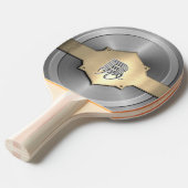 Metallic Gold Steel trompe l’oeil Monogram Tafeltennisbatje (Voorkant Gekanteld)