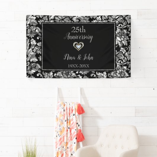 Metallic Silver Damask Spandoek (Insitu)