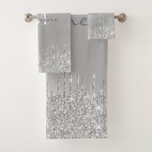 Metallic zilver druppelen glitter monogram bad handdoek (Insitu)
