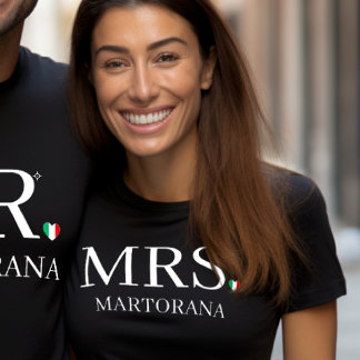 Mevr. Italiaanse Vlag Hart Persoonlijke Achternaam Tri-Blend Shirt