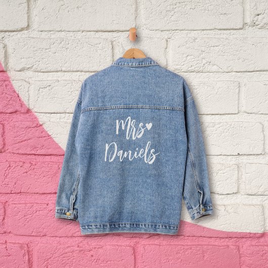 Mevrouw bruiden naam witte typografie en hart brui denim jacket