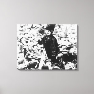 Mevrouw Emmeline Pankhurst richt zich tot een krui Canvas Afdruk