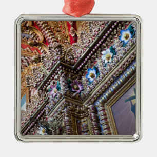 Mexico, Queretaro. Detail in katholiek Metalen Ornament