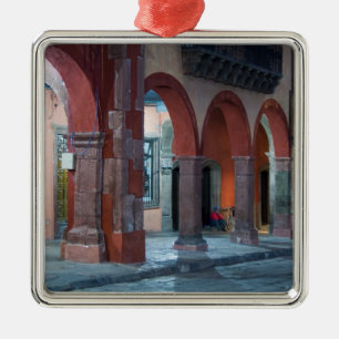Mexico, San Miguel de Allende, The Jardin, Metalen Ornament