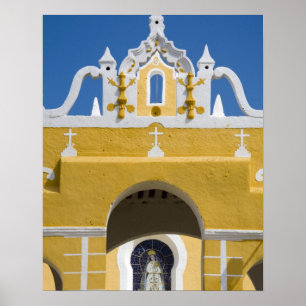 Mexico, Yucatan, Izamal. Het franciscaner klooster Poster
